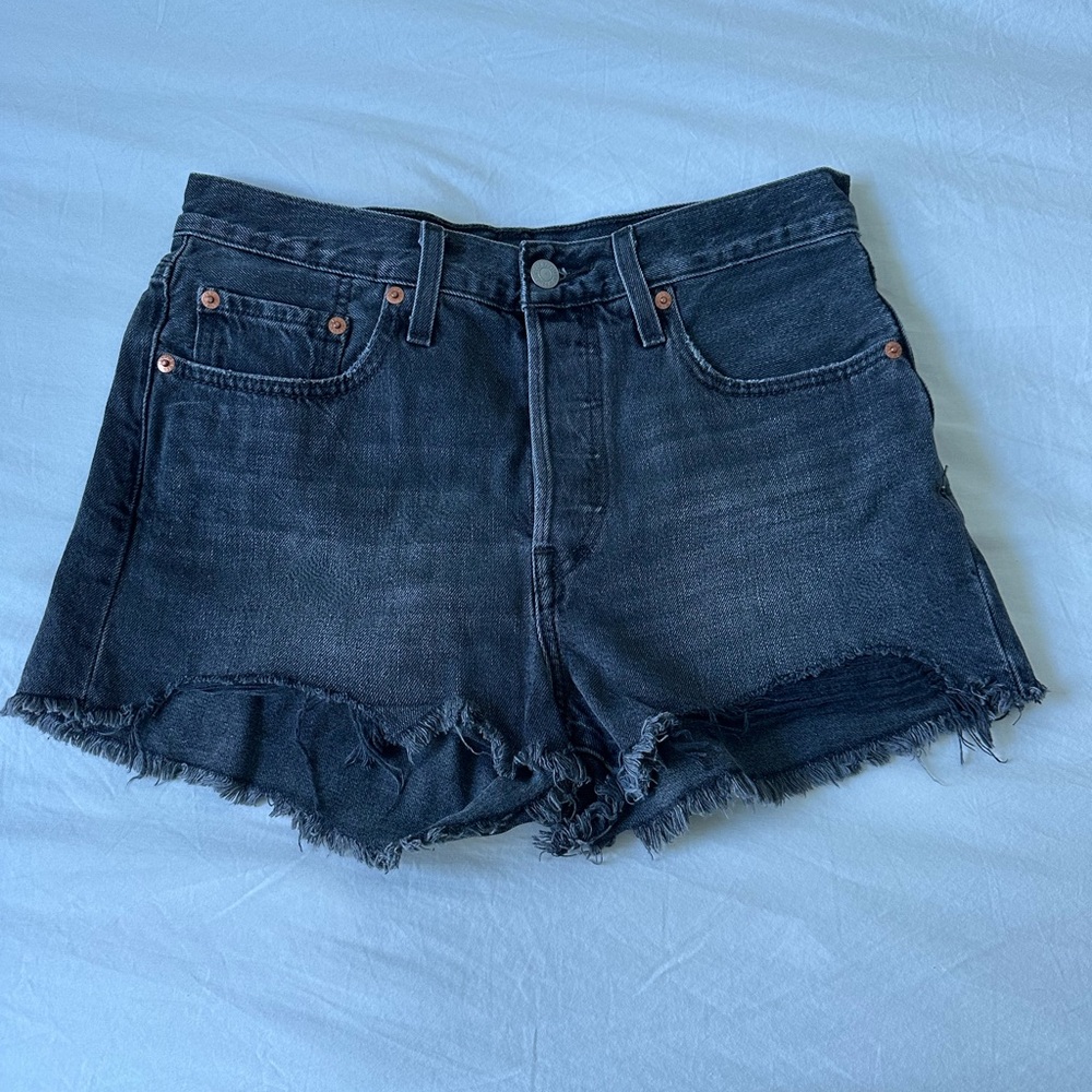 Levi's Black Jean Shorts High-Waisted Frayed Hem